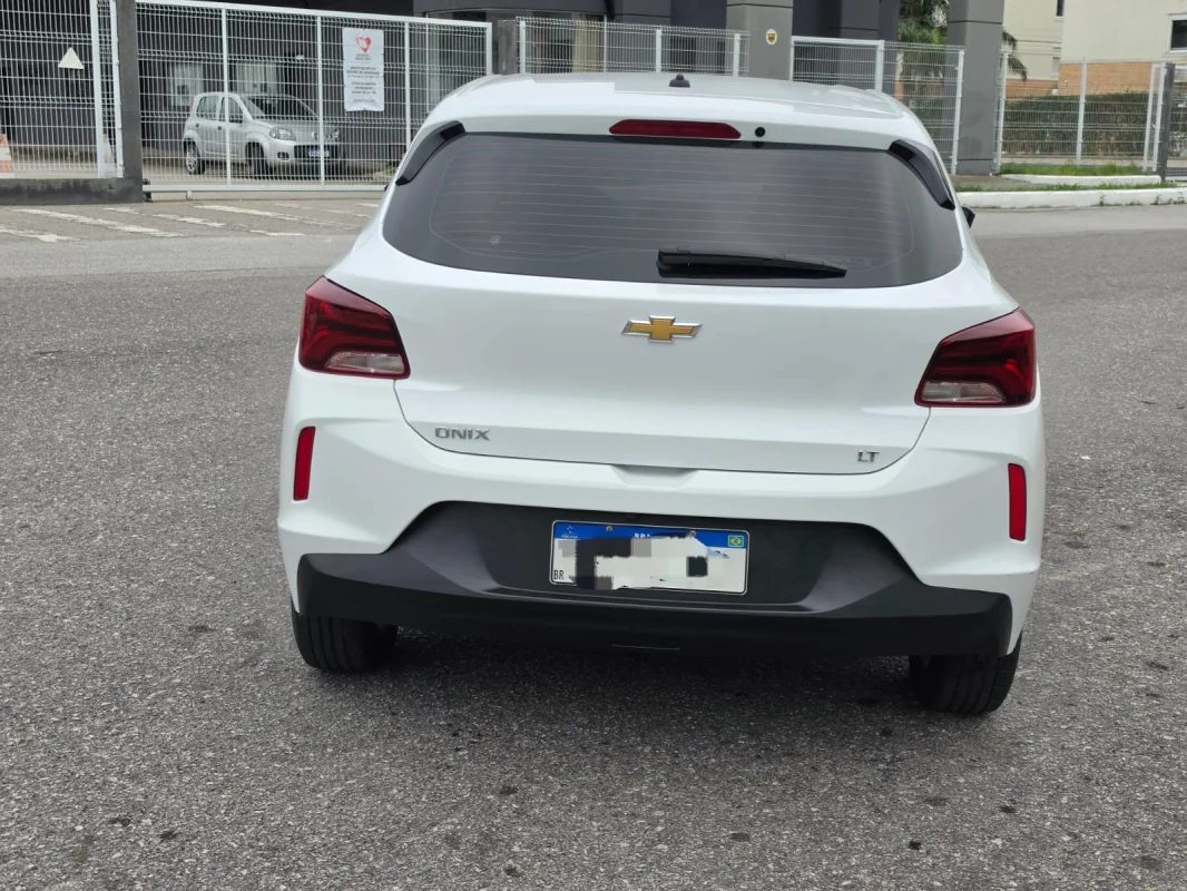 Onix Hatch LT2 1.0 Completo 2023 - Imagem 6