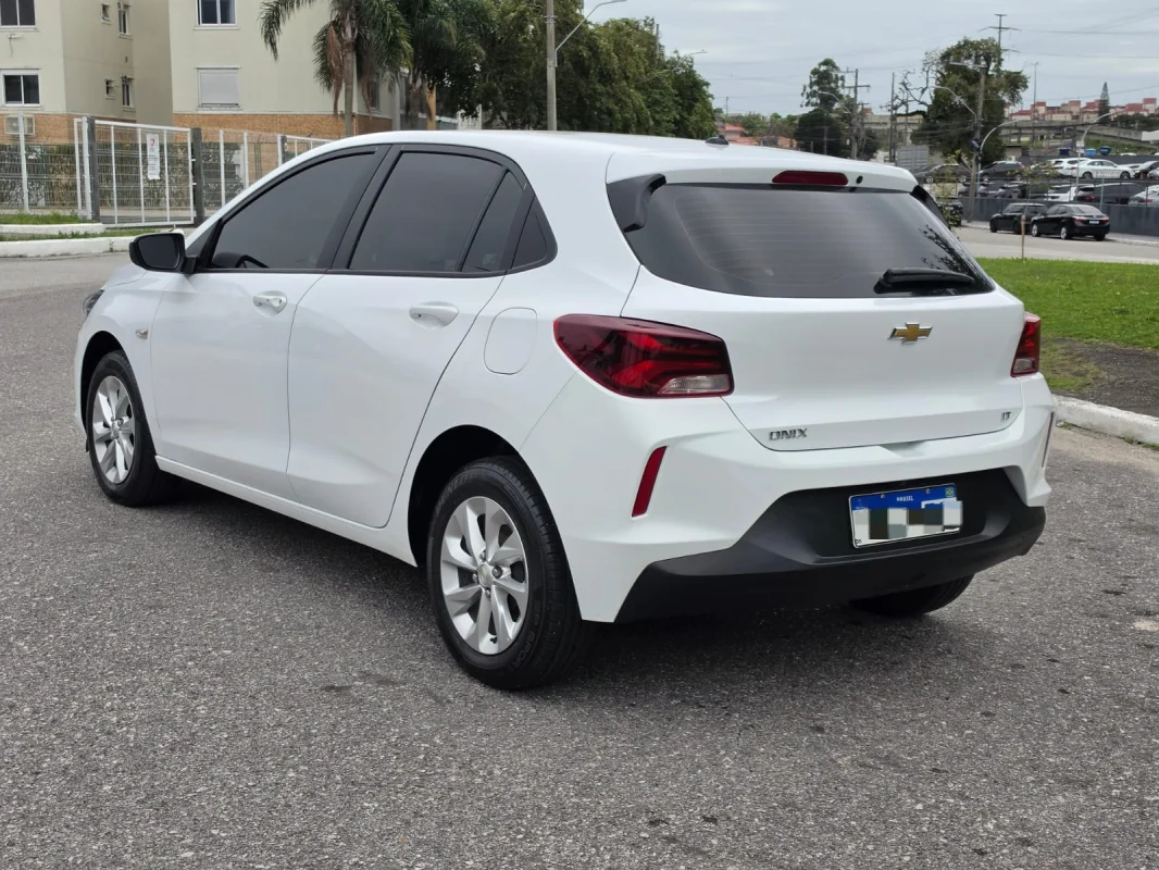 Onix Hatch LT2 1.0 Completo 2023 - Imagem 5