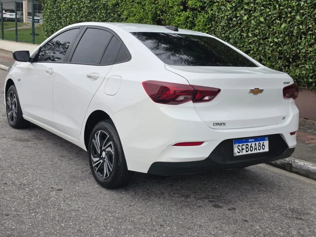 ONIX SEDAN Plus LT 1.0 12V TB Flex Aut. 2023 - Imagem 3
