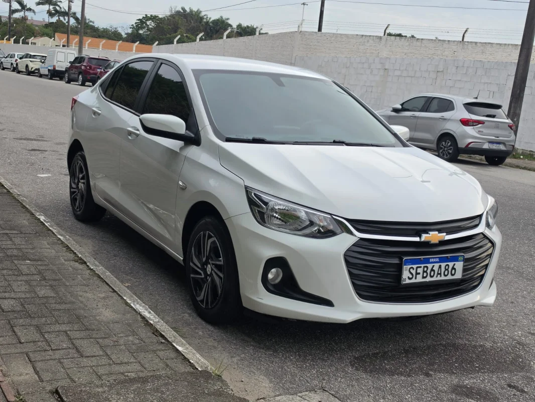 ONIX SEDAN Plus LT 1.0 12V TB Flex Aut. 2023 - Imagem 1