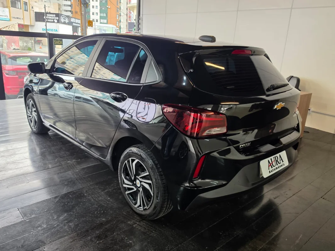 Onix Hatch LT 1.0 2024 - Imagem 3